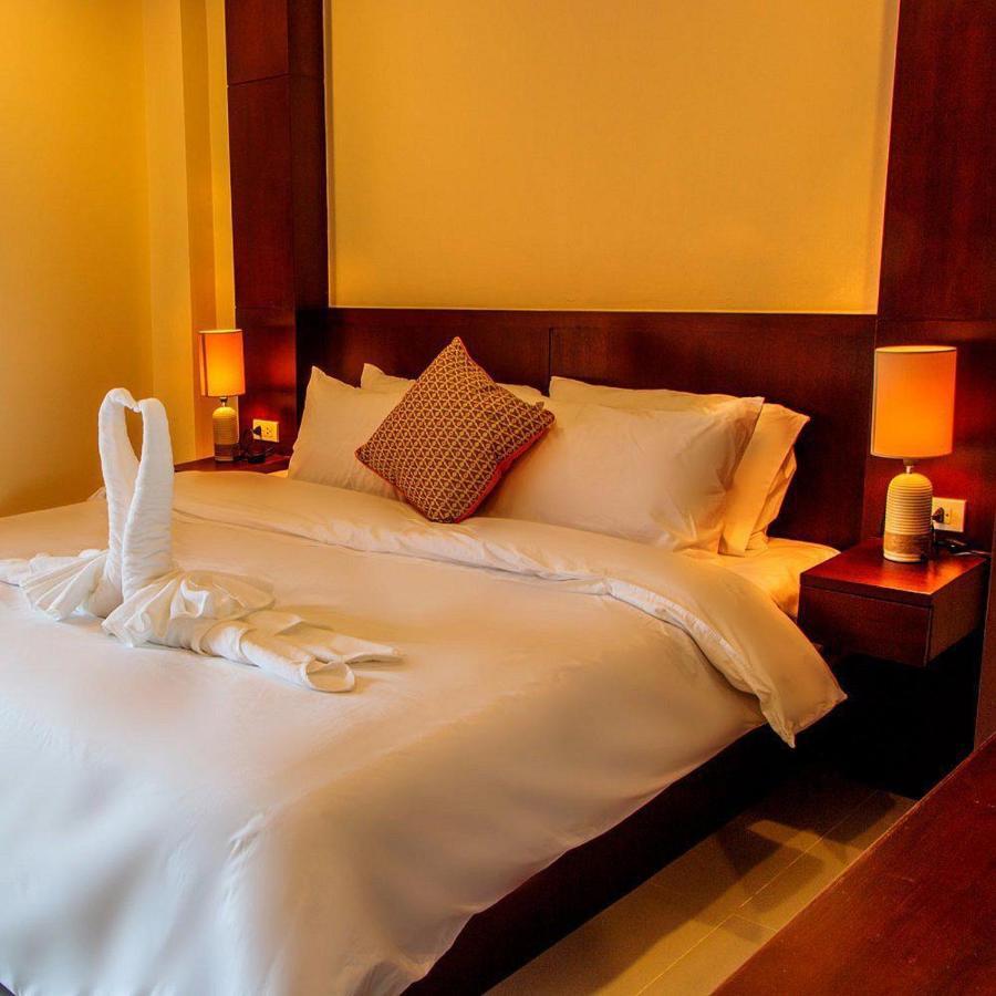 Lucky Inn Residency Паттайя Экстерьер фото