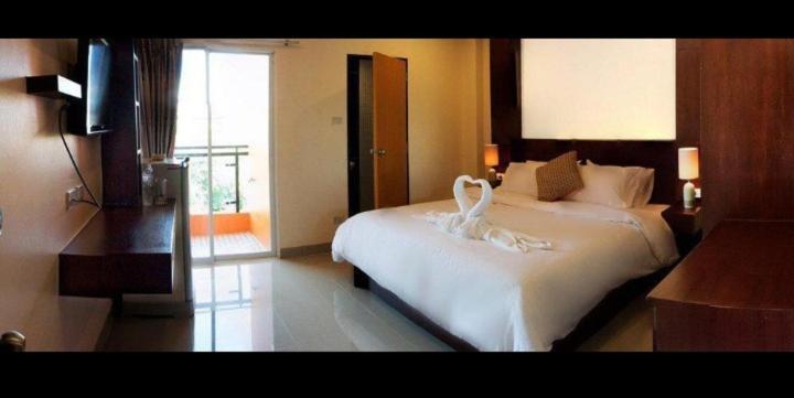 Lucky Inn Residency Паттайя Номер фото